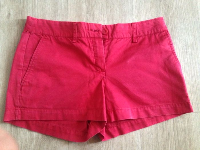 Short rouge