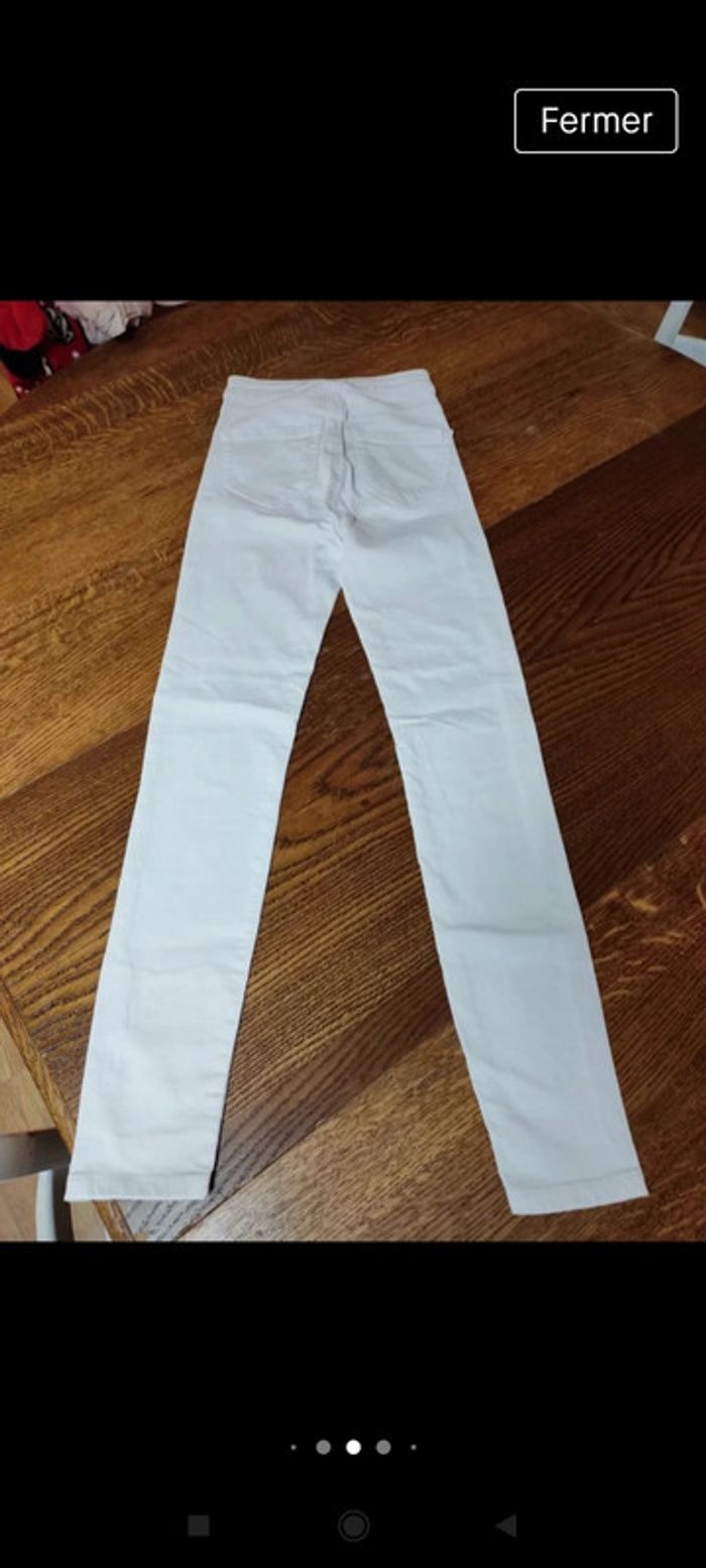 🌺 pantalon stretch blanc Bershka taille 32🌺 - photo numéro 4