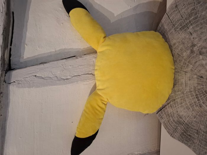 Peluche Coussin Pokémon Pikachu - photo numéro 2