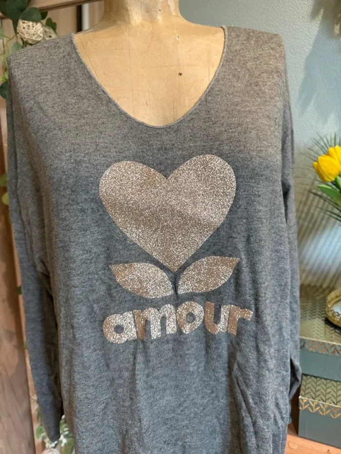 Très joli pull tout doux avec inscription, amour et cœur doré, femme - photo numéro 2