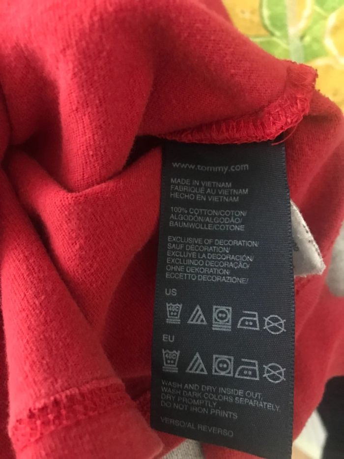 Tee-shirt Tommy Hilfiger 4 / 5 ans - photo numéro 7