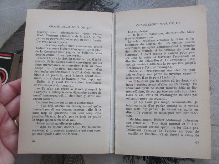 Livre OSS 117 Chassé-croisé - photo numéro 4