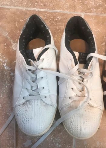 166 - Lot 2 paires de baskets