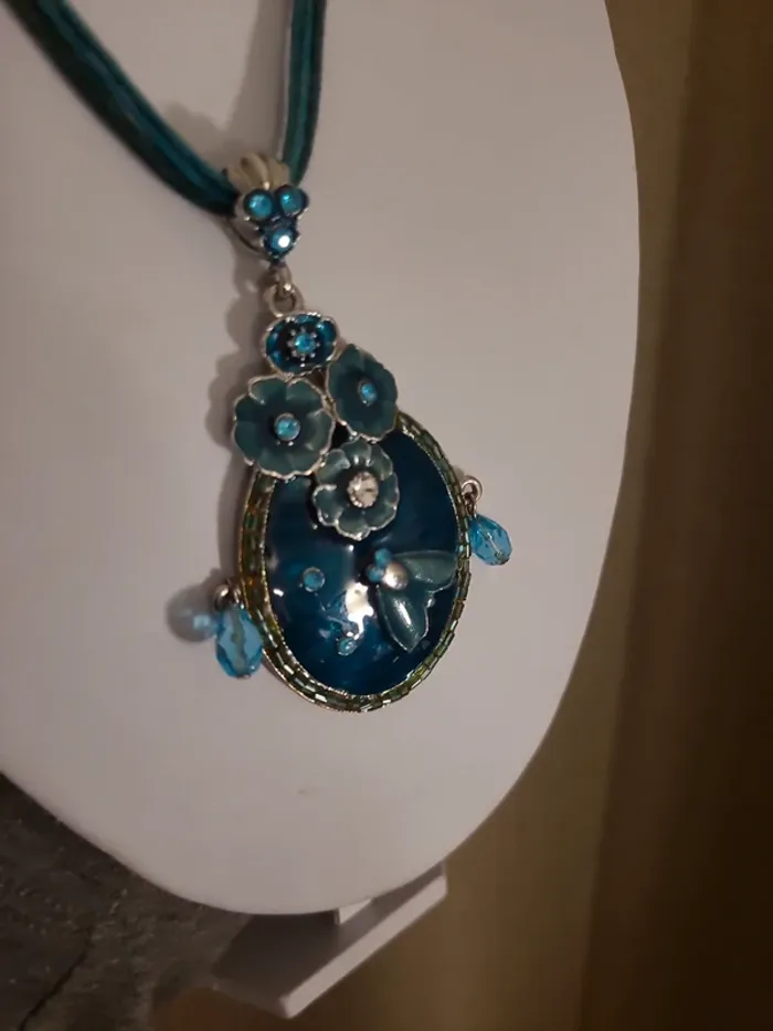 Collier fantaisie bleu - photo numéro 3