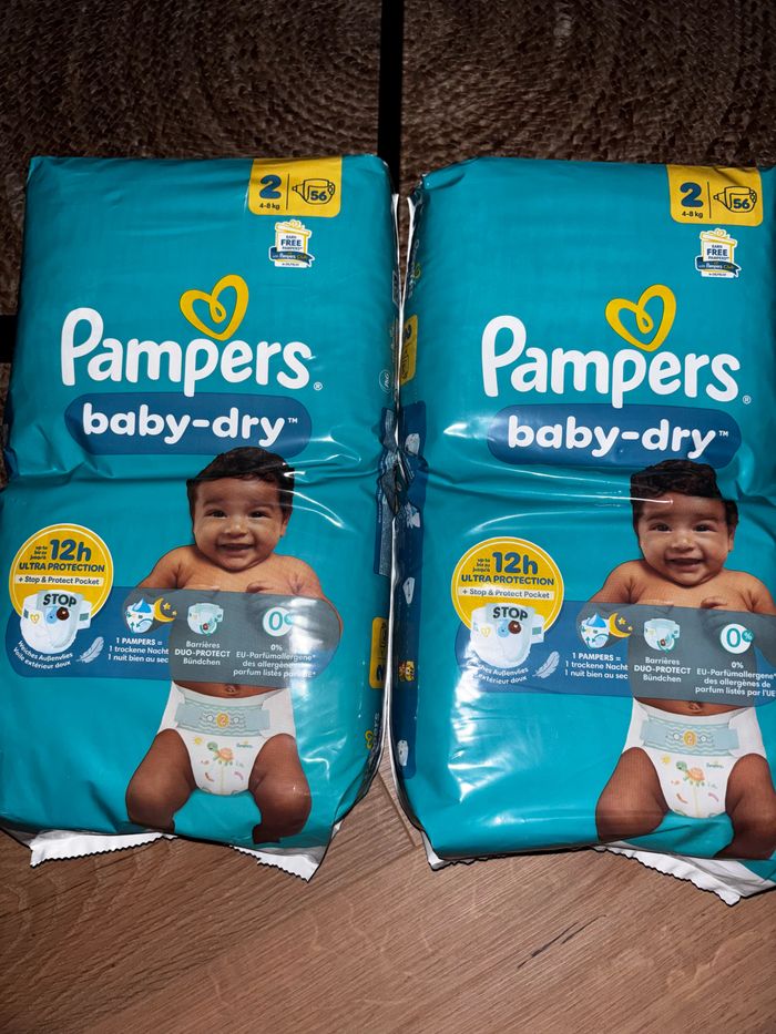 Maxi-Pack De 112 Couches Pampers Baby-Dry Neuf Dans L’emballage.
