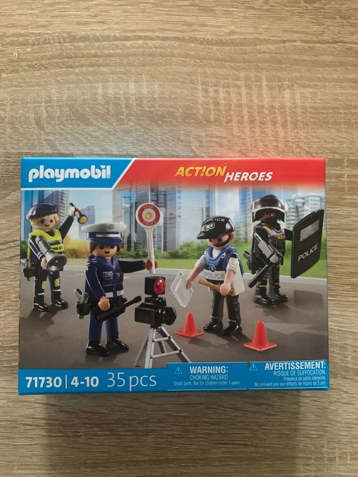 Playmobil action heroes police