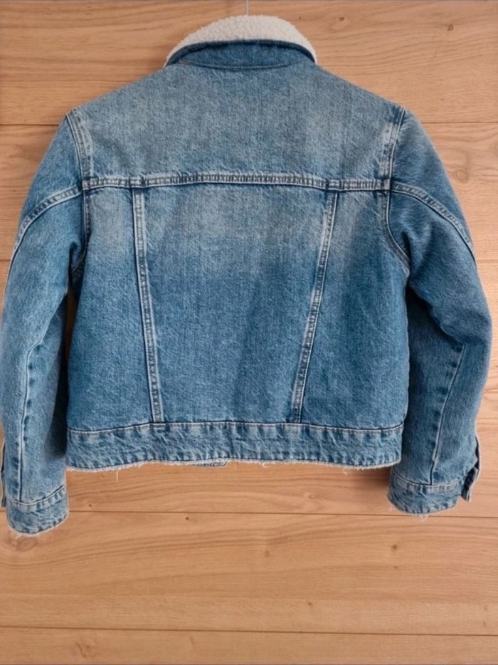 Veste en jeans 
Doublée à l'intérieur 
Zara 
Taille 10 ans - photo numéro 3