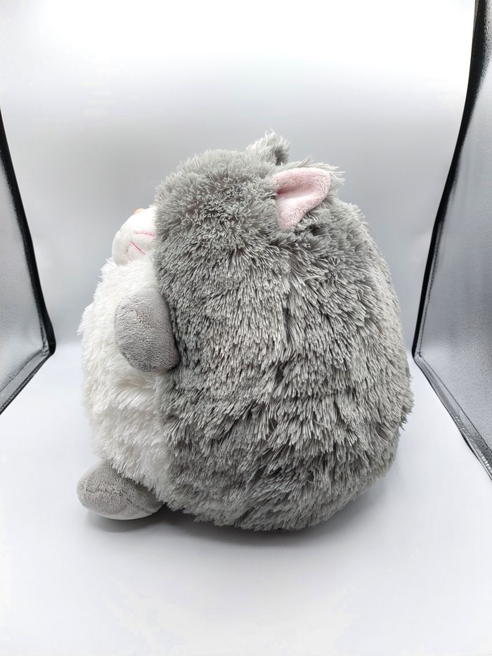 Grosse peluche animal bouboule chat gris vert EMC distribution hauteur 31 cm doudou - photo numéro 2
