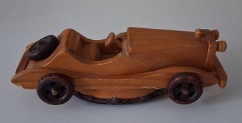Mercedes en bois vintage de collection