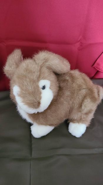 peluche lapin couché benjamin