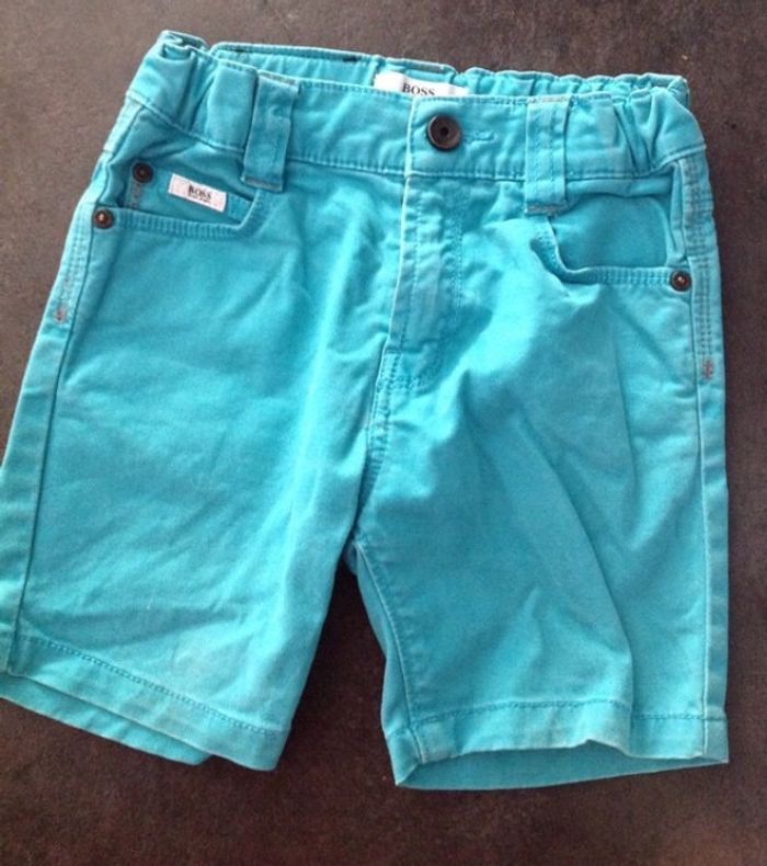 Short bleu Hugo Boss -18 mois