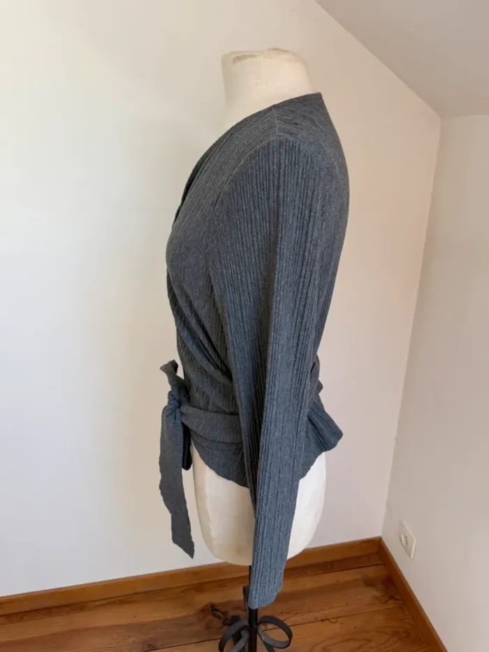 Superbe pull Promod gris doux cache cœur 🌸 L 40 42 - photo numéro 4