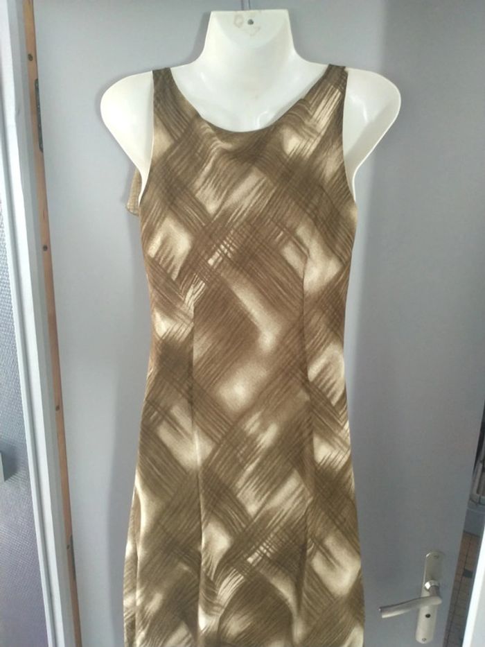 Robe T:2 neuf - photo numéro 7