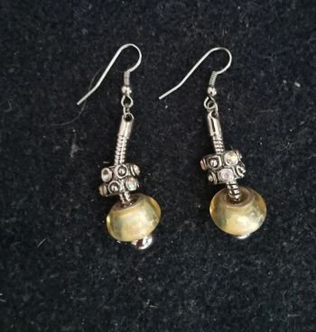 Petites boucles d'oreilles fantaisie