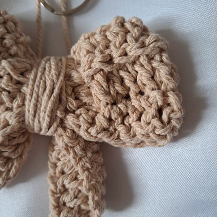 Porté clé ou breloque de sac, petit nœud au crochet - photo numéro 4