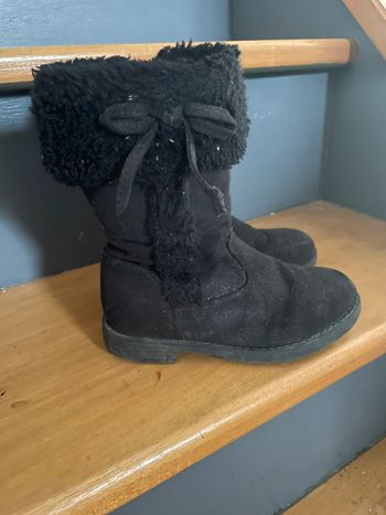 Très jolie paire de bottes hiver fille 27