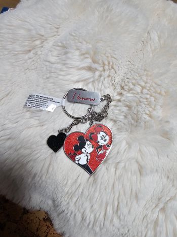 Porte clés Coeur Mickey et Minnie Disneyland Paris 