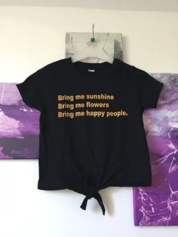 T shirt noir avec écriture 11-12 ans