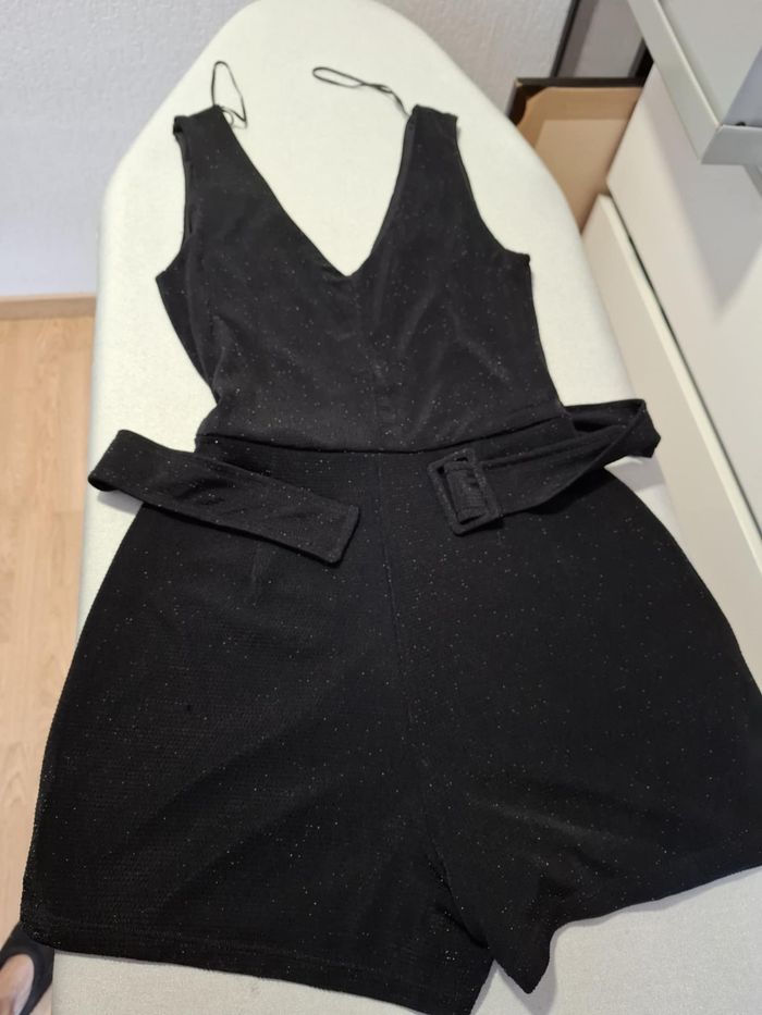 Beau combi short femme Jennyfer S noir pailleté à ceinture excellent état - photo numéro 6