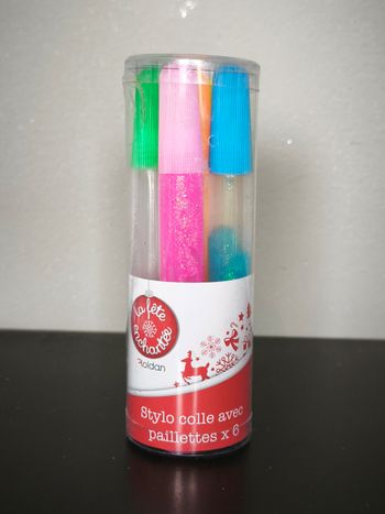 Stylos de colle avec paillettes 