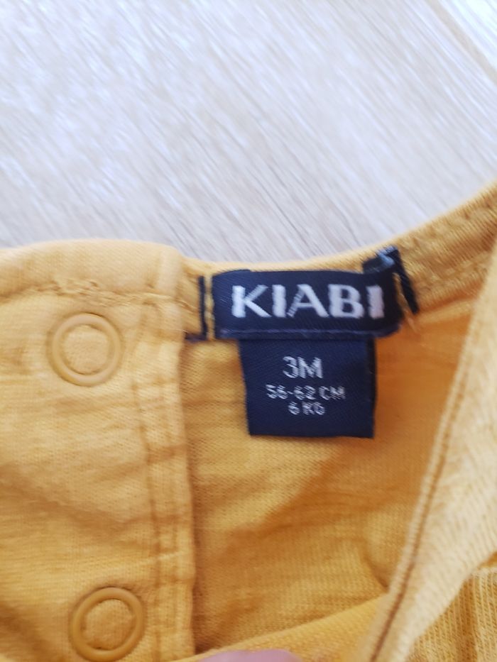 Combinaison short taille 3mois - photo numéro 2