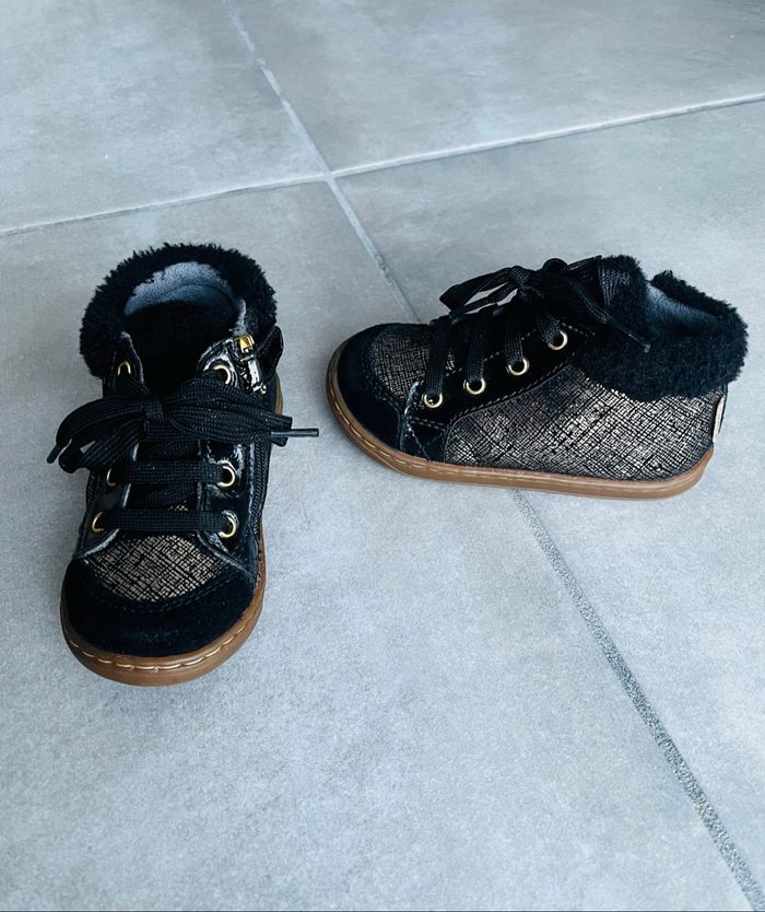 Bottines chaudes premiers pas chaussures bébé fourrées marche cuir Shoo Pom taille 23 - photo numéro 3