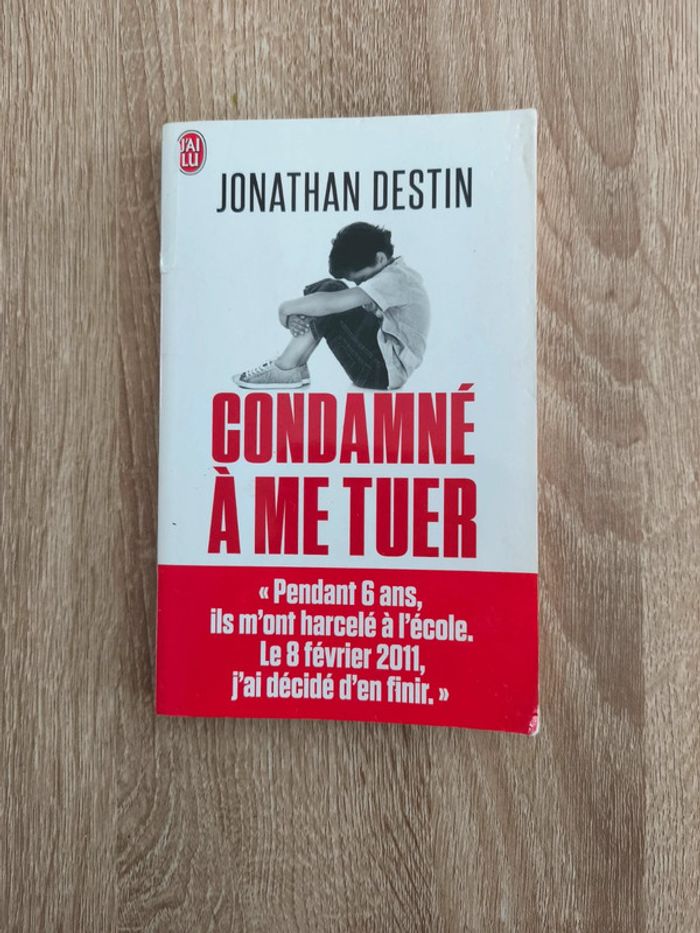 Livre "condamné à me tuer"