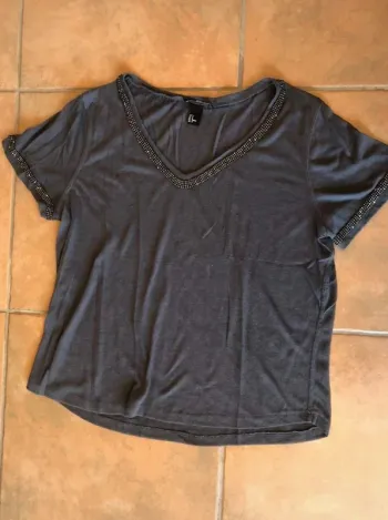 Tee  shirt  H&M  (M)  très bon état