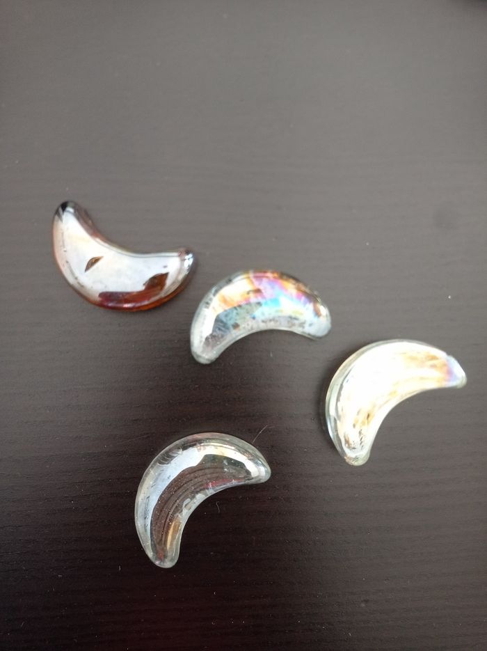 Lot de 4 lunes en verres