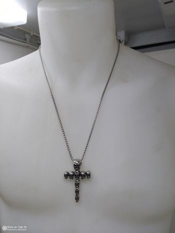 Superbe collier gothique en croix en acier