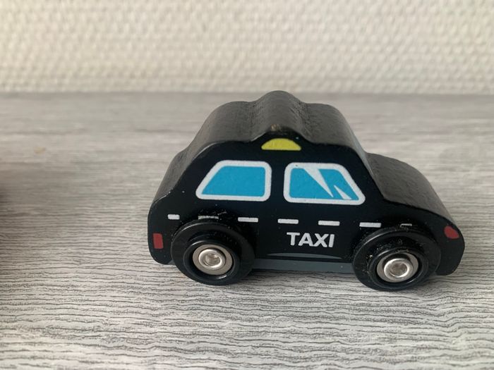 Lot de 4 voitures en bois - photo numéro 2