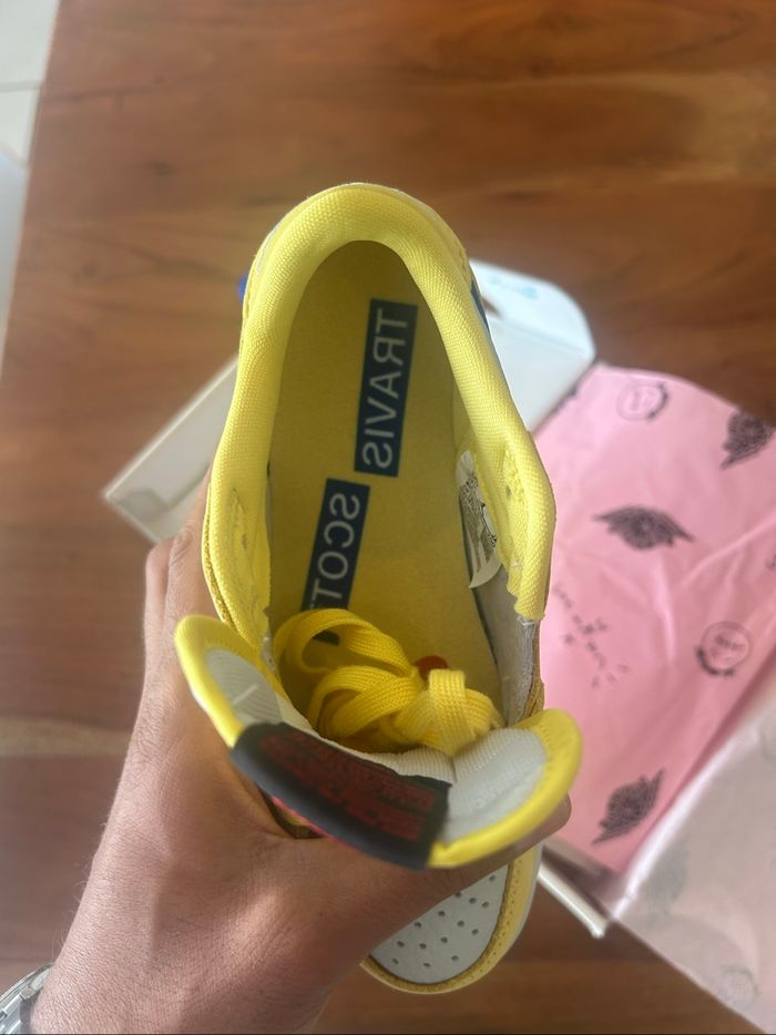 Jordan 1 Travis Scott taille 31 - photo numéro 5
