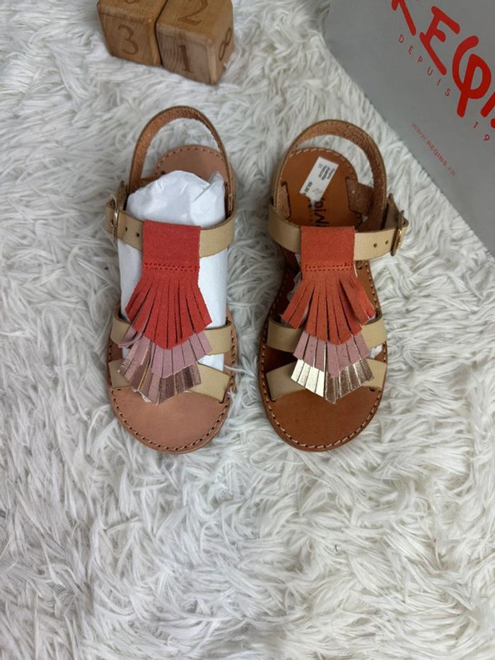 Paire de sandales Reqins taille 31 - photo numéro 2