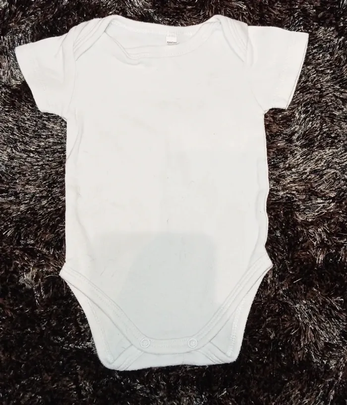 Lot de 8 bodys fille taille 1 mois - photo numéro 13