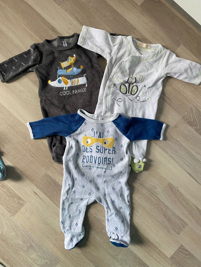 Lot pyjama velours 1 mois - photo numéro 2