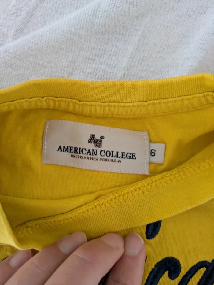 T-shirt jaune American College - 6 ans (Idéal jeux / activités manuelles) 🎨 - photo numéro 3