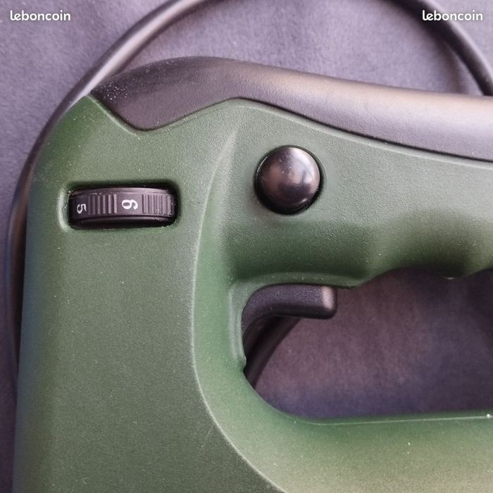Scie sauteuse pendulaire 600W - photo numéro 2
