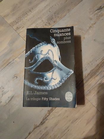 Livre cinquante nuances plus sombres