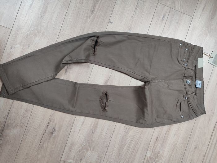 Pantalon femme élastique à trous - photo numéro 2