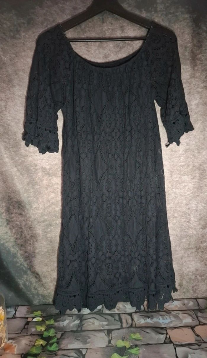 Robe dentelle noire - photo numéro 10