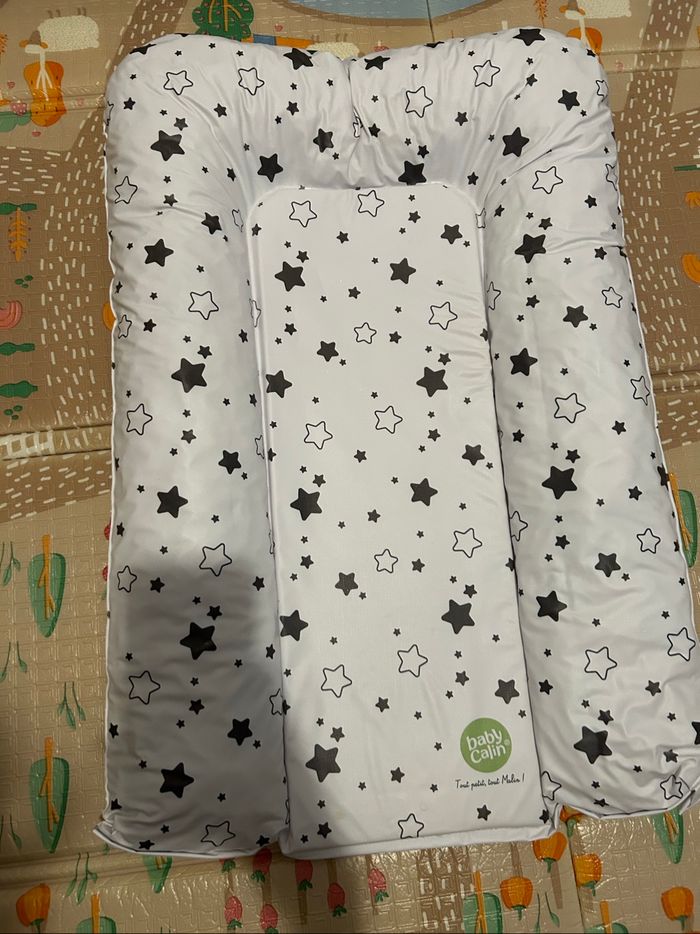 Matelas à langer neuf + 2 Couvertures