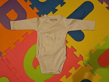 Body manches longues blanc animaux, in extenso, taille 1 mois (56 cm)