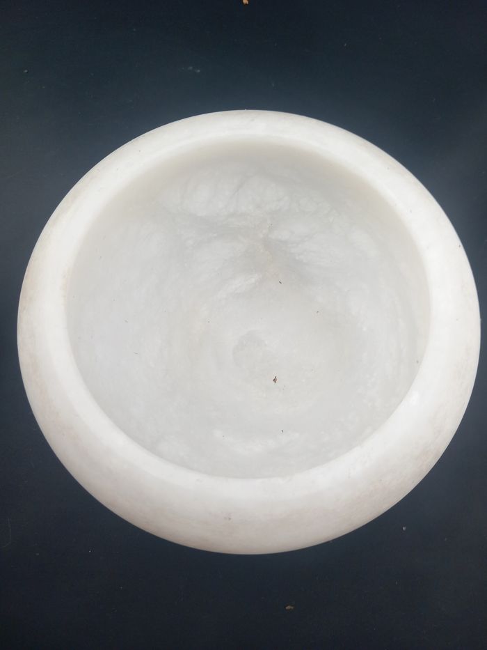 Pot avec couvercle en albatre - photo numéro 7