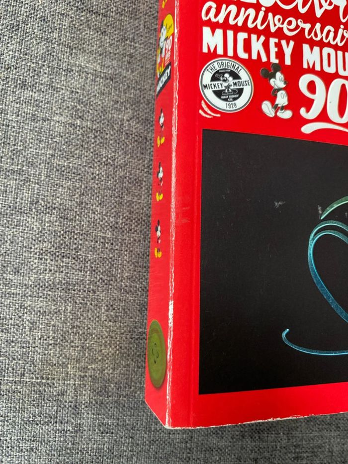 Le livre anniversaire Mickey Mouse 90 ans - photo numéro 5