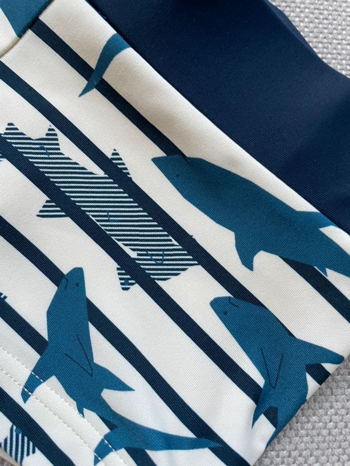 Maillot de bain short garçon 2 ans TAO motifs requins - photo numéro 2