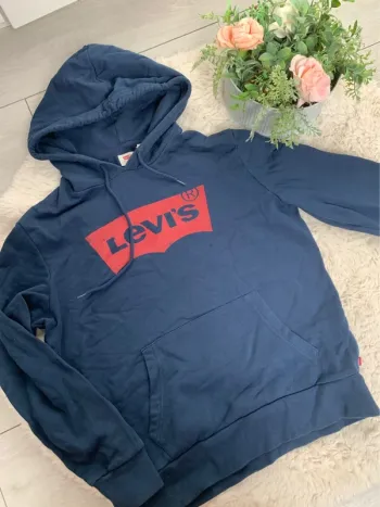 sweat Levi’s Bleu marine parfait état
