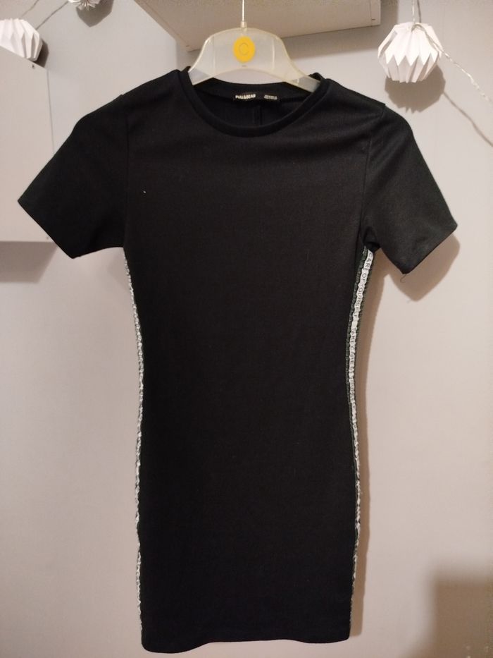 Petite robe noire taille 34 pull&bear - photo numéro 2
