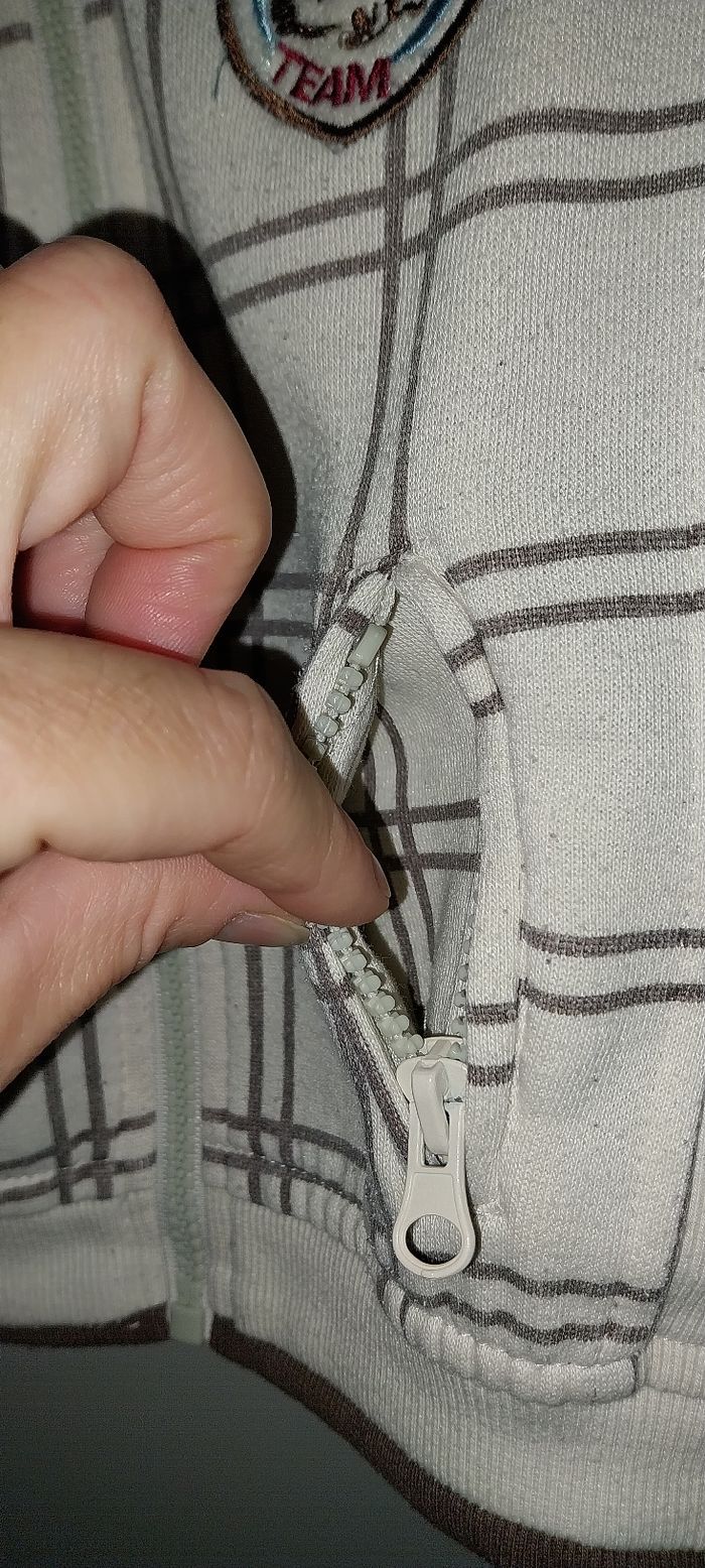 Gilet zippé/ Veste sweat zippé by Tom et Kiddy très bon etat 2 ans - photo numéro 6