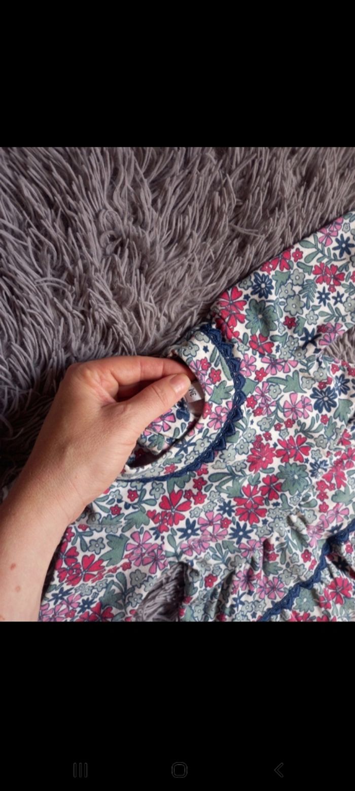 Robe fleurie 3 mois - photo numéro 2