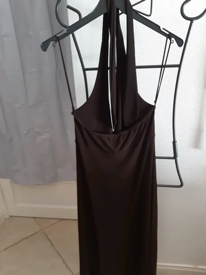 Robe dos nu - photo numéro 3